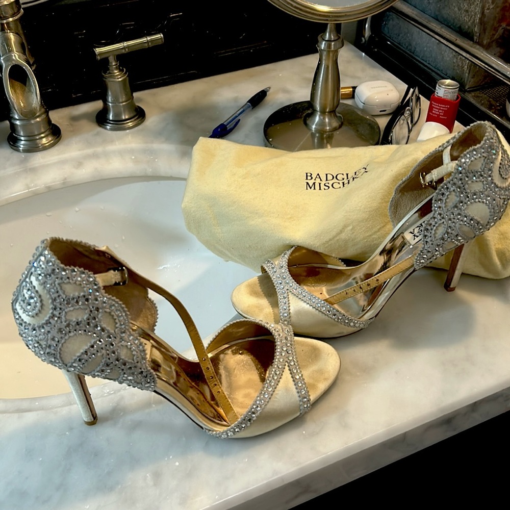 Badgley mischka high heel shoes, size 7 1/2 wore one time for a wedding
